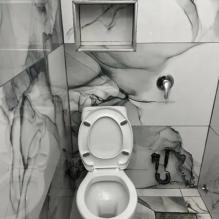 Apartment Fatos - Near The