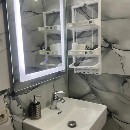 Apartment Fatos - Near The